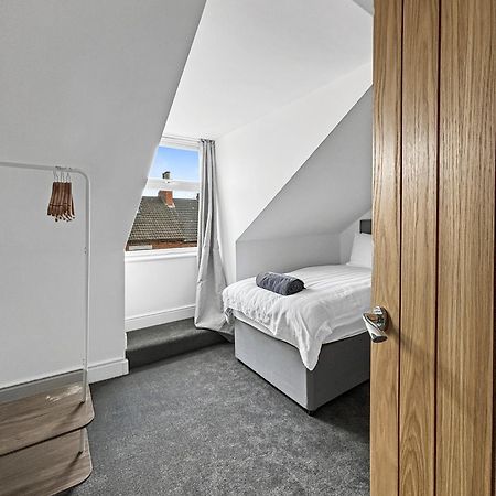 Amaya One -3 Bedroom Townhouse - With Garden - Close To Town Centre - Sleeps 7 Grantham Esterno foto