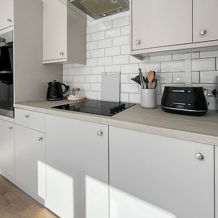 Amaya One -3 Bedroom Townhouse - With Garden - Close To Town Centre - Sleeps 7 Grantham Esterno foto