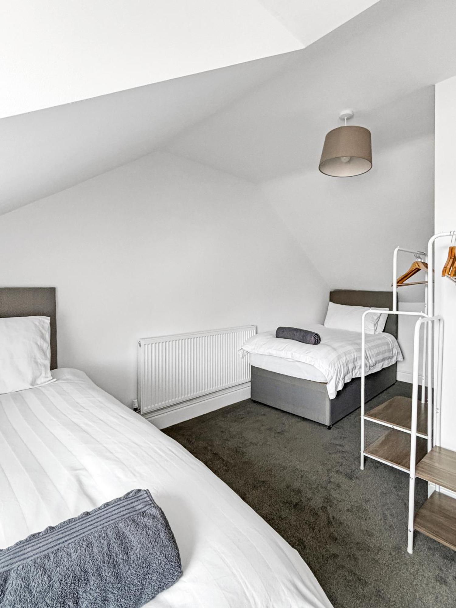 Amaya One -3 Bedroom Townhouse - With Garden - Close To Town Centre - Sleeps 7 Grantham Esterno foto
